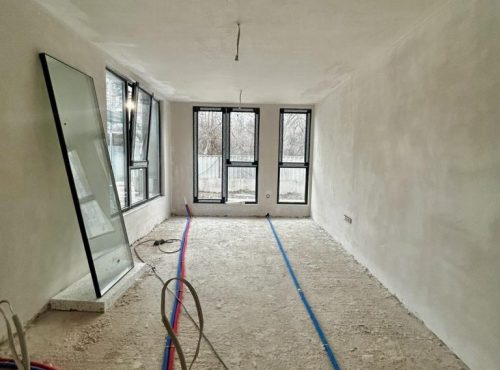 Тристаен апартамент с двор в кв. Овча купел